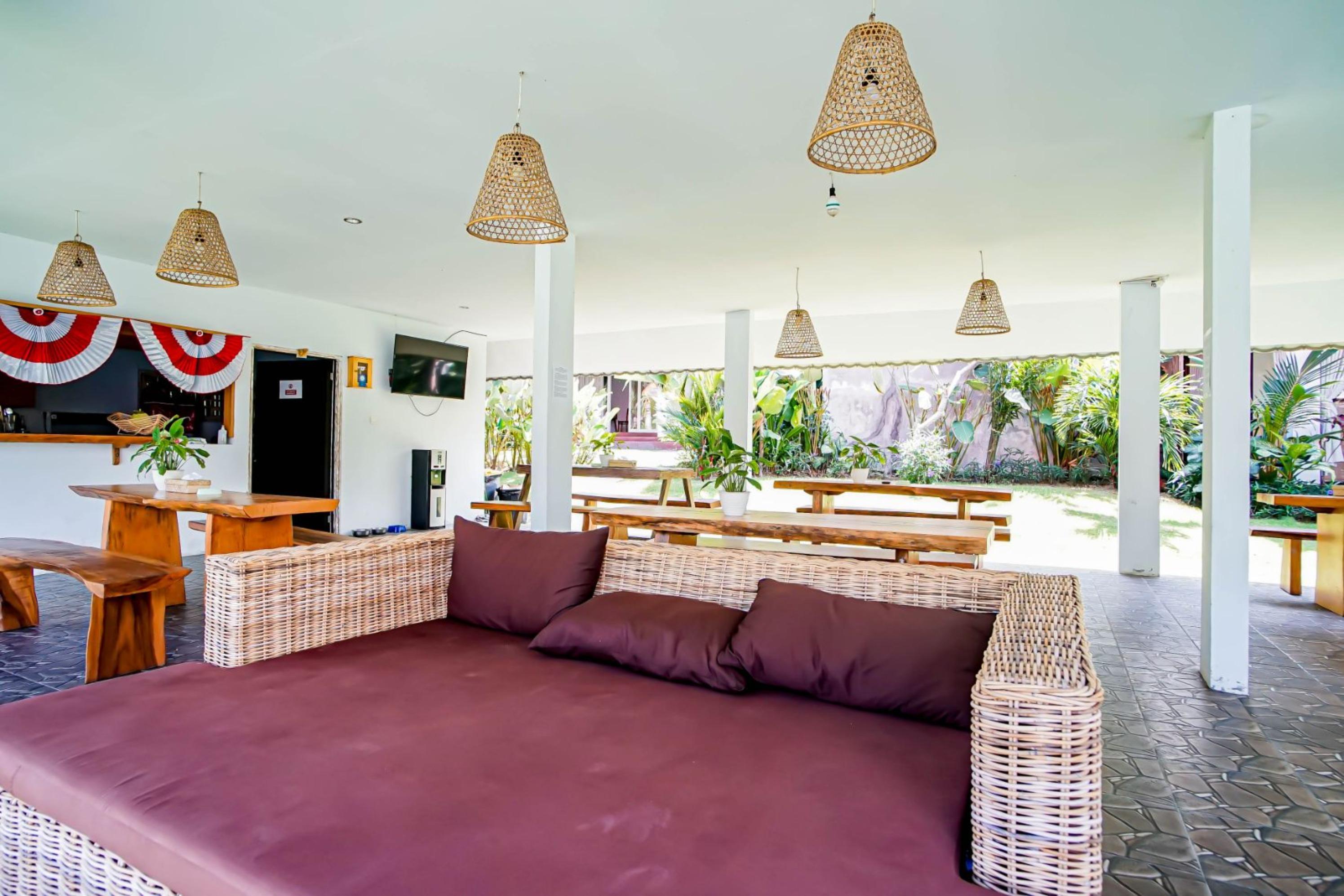 Agung Wiwin Homestay & Restaurant Mengwi Екстер'єр фото