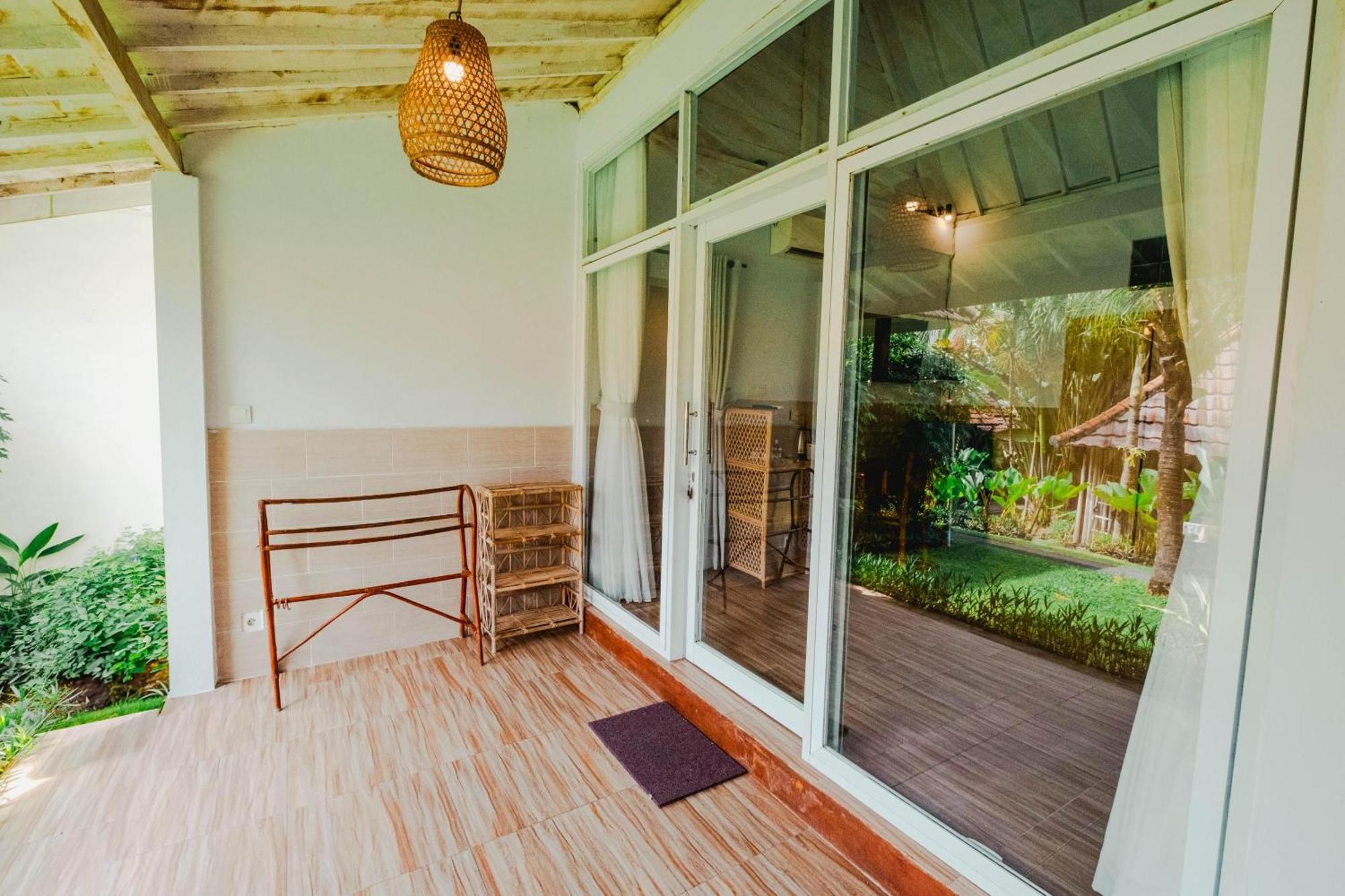 Agung Wiwin Homestay & Restaurant Mengwi Екстер'єр фото