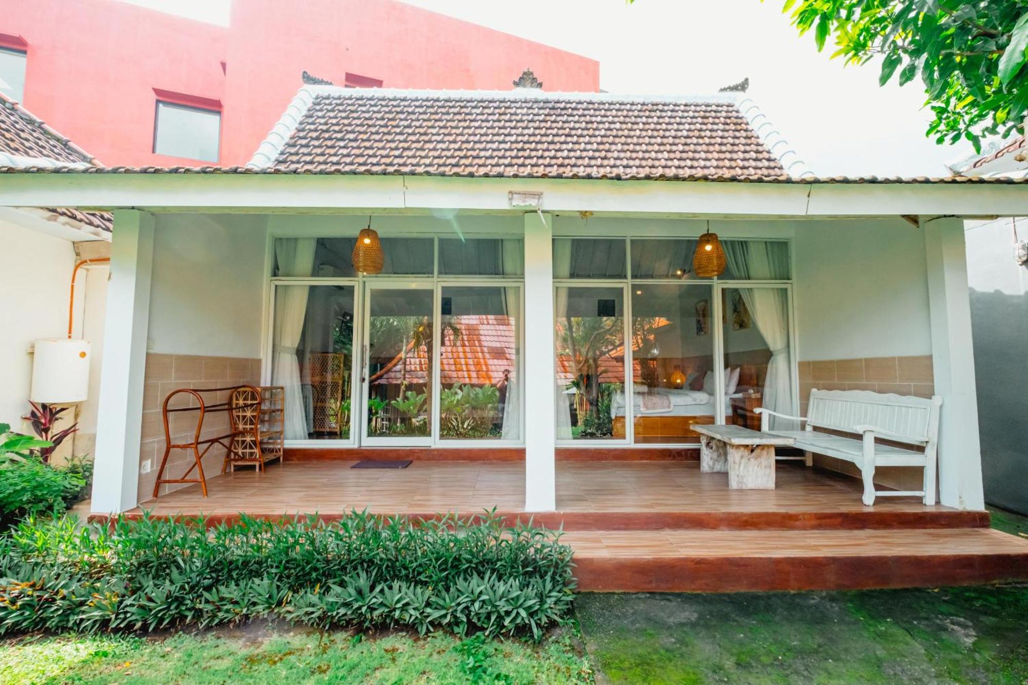 Agung Wiwin Homestay & Restaurant Mengwi Екстер'єр фото